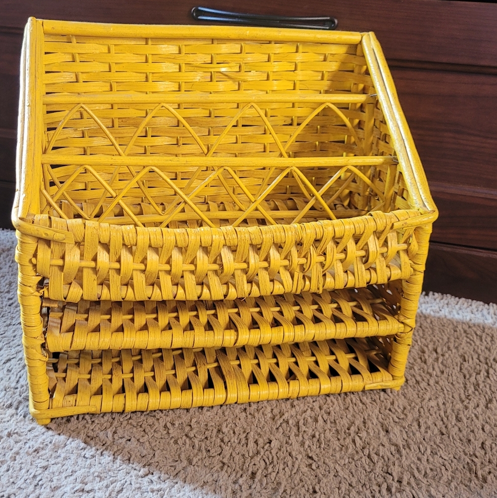 Wicker make up or jewelry storage